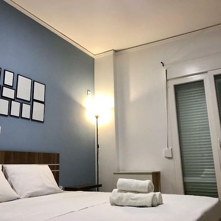 Renovated Minimal Apartment Next To Metro Atena Exterior foto