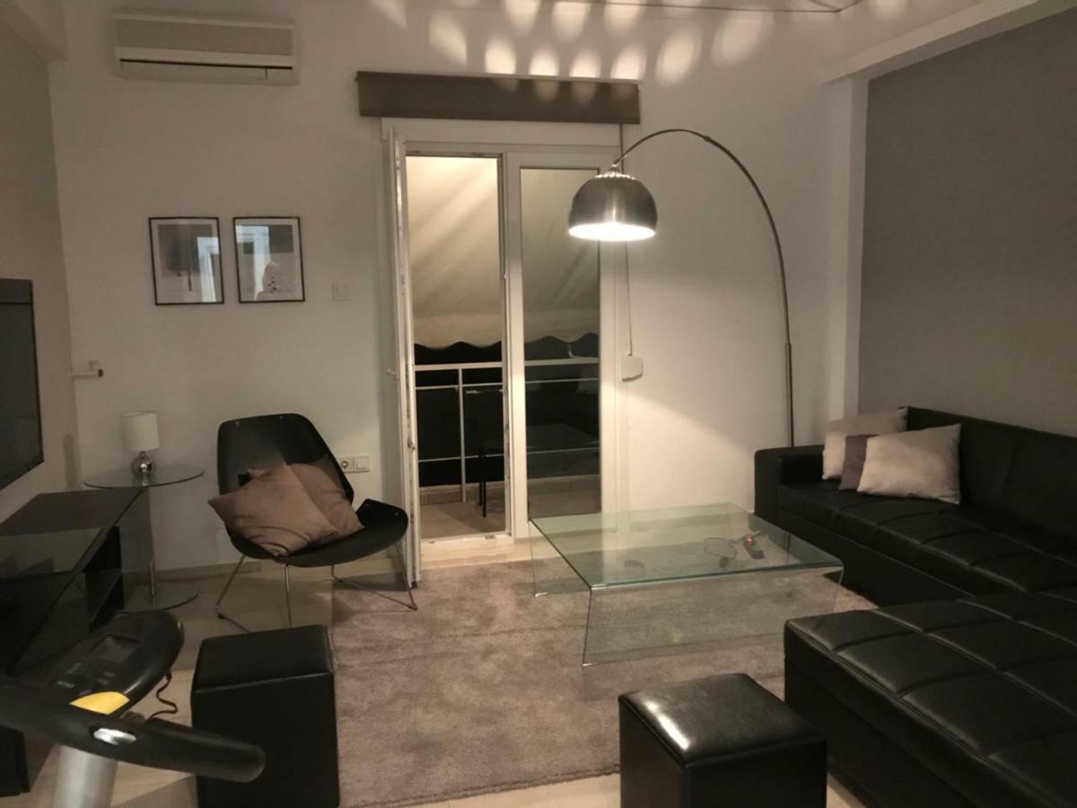 Renovated Minimal Apartment Next To Metro Atena Exterior foto