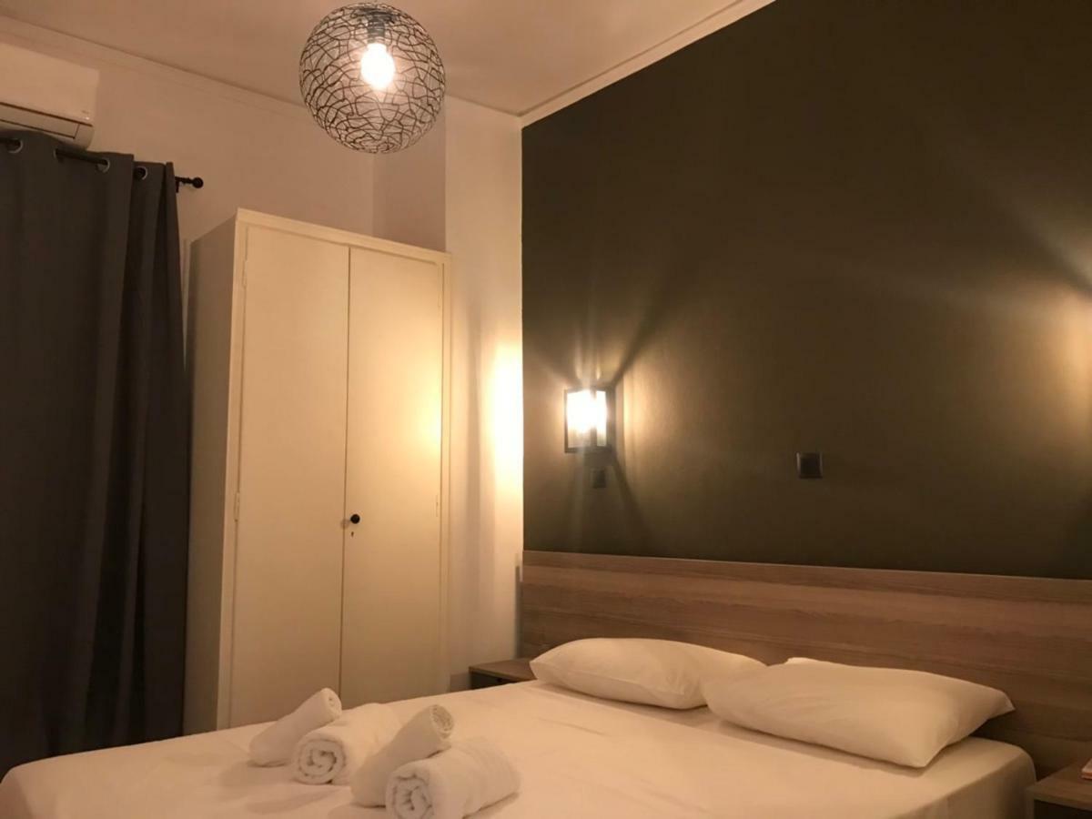Renovated Minimal Apartment Next To Metro Atena Exterior foto