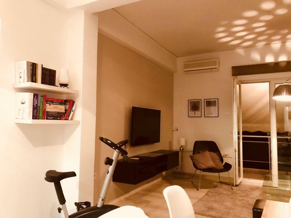 Renovated Minimal Apartment Next To Metro Atena Exterior foto