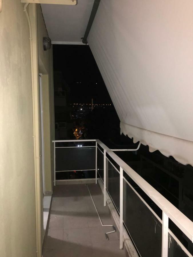 Renovated Minimal Apartment Next To Metro Atena Exterior foto