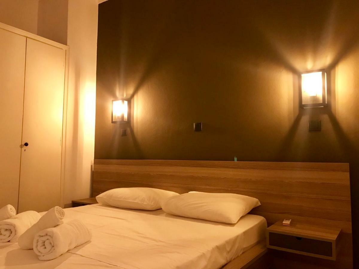 Renovated Minimal Apartment Next To Metro Atena Exterior foto
