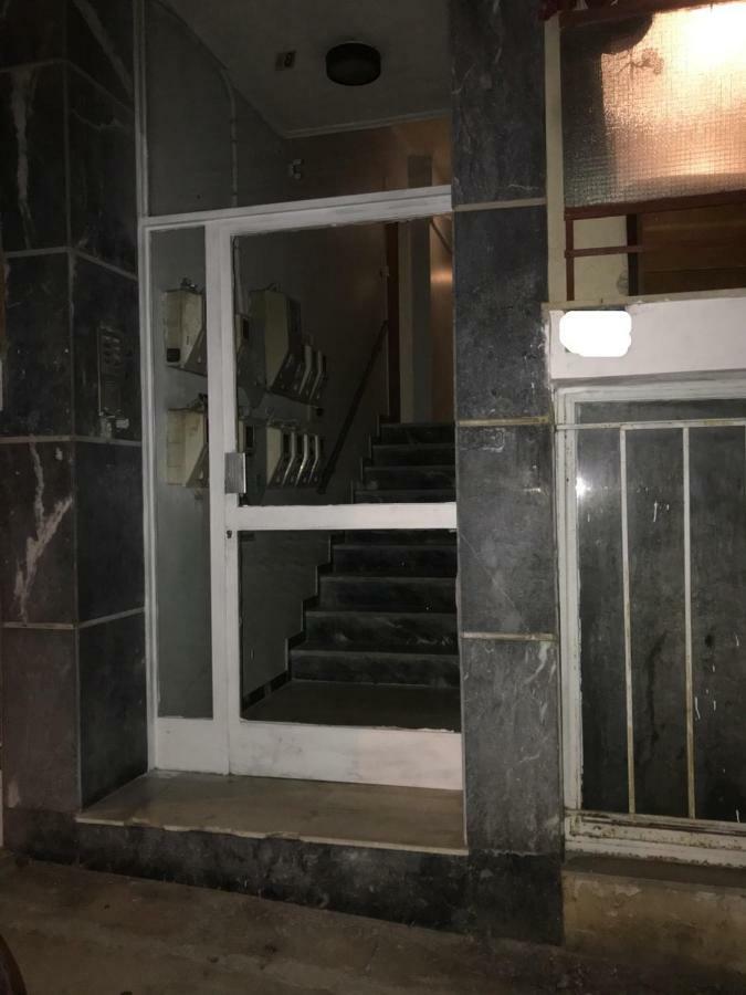 Renovated Minimal Apartment Next To Metro Atena Exterior foto