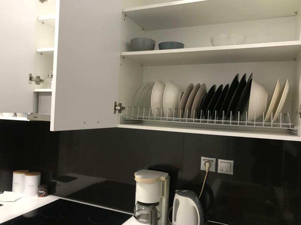 Renovated Minimal Apartment Next To Metro Atena Exterior foto