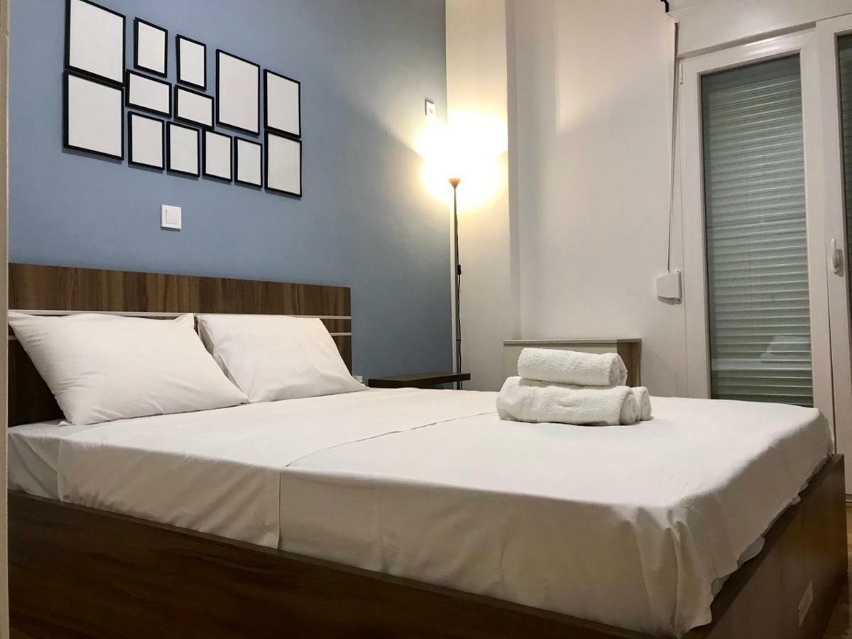 Renovated Minimal Apartment Next To Metro Atena Exterior foto