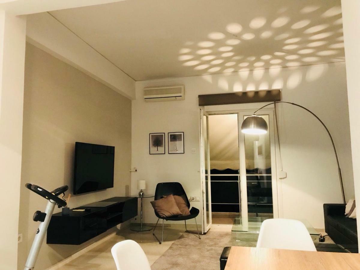 Renovated Minimal Apartment Next To Metro Atena Exterior foto